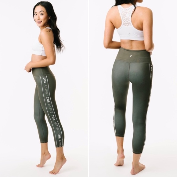 Zyia Olive Logo Stripe Light n Tight Hi-Rise 20” capri - Picture 1 of 10